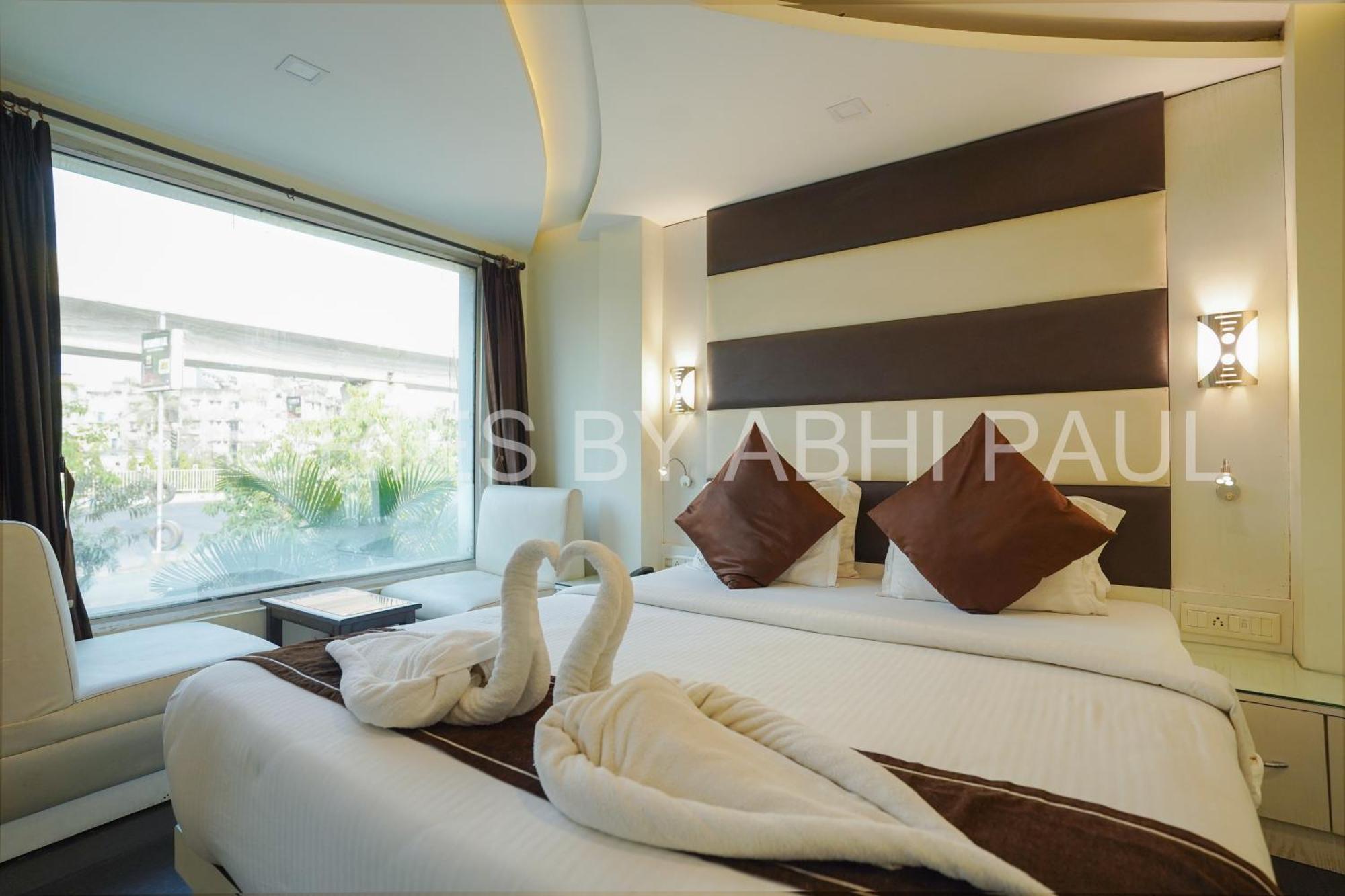 Sheldon Hotel Kolkata Exterior photo