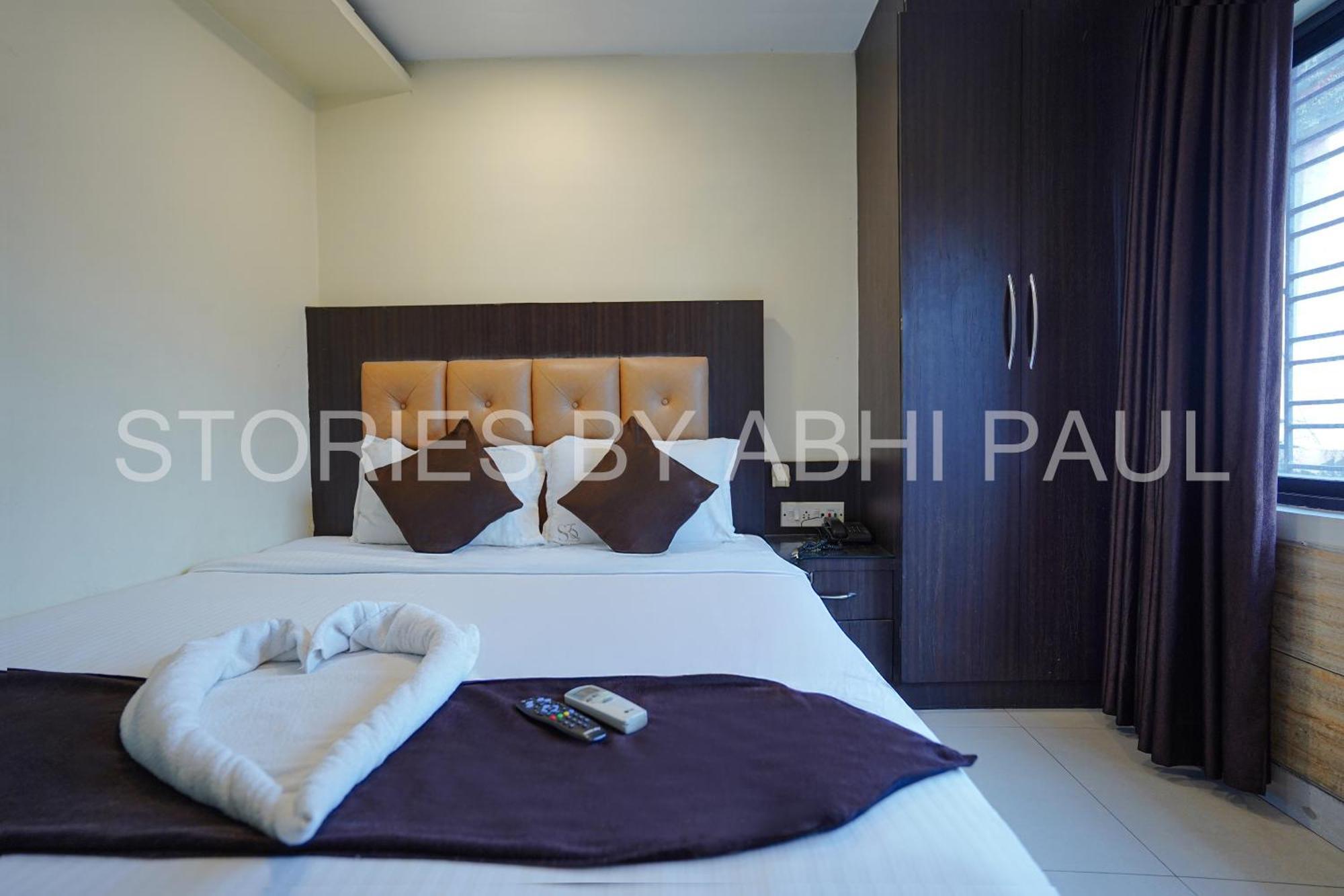 Sheldon Hotel Kolkata Exterior photo