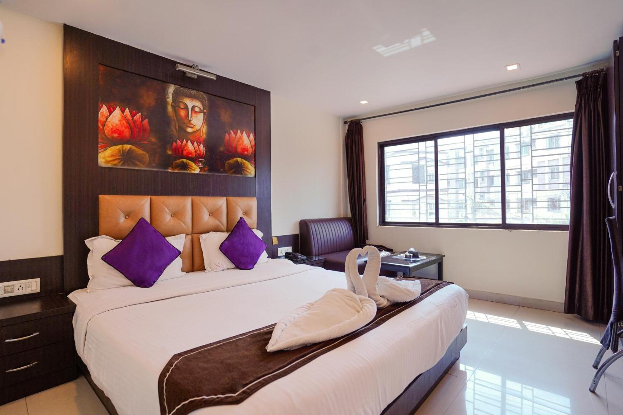 Sheldon Hotel Kolkata Exterior photo