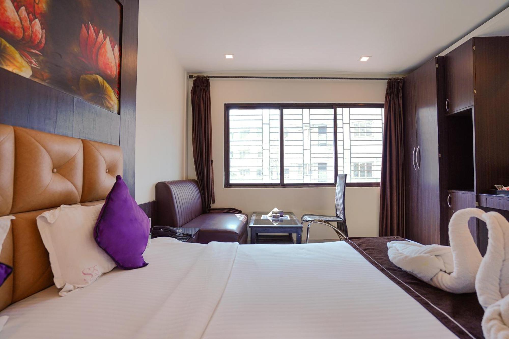 Sheldon Hotel Kolkata Exterior photo