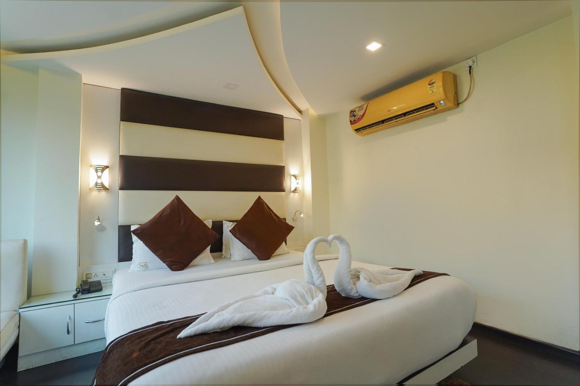 Sheldon Hotel Kolkata Exterior photo