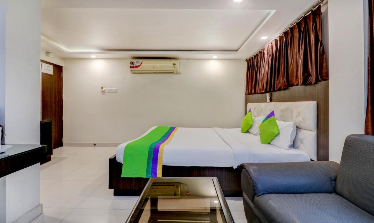 Sheldon Hotel Kolkata Exterior photo