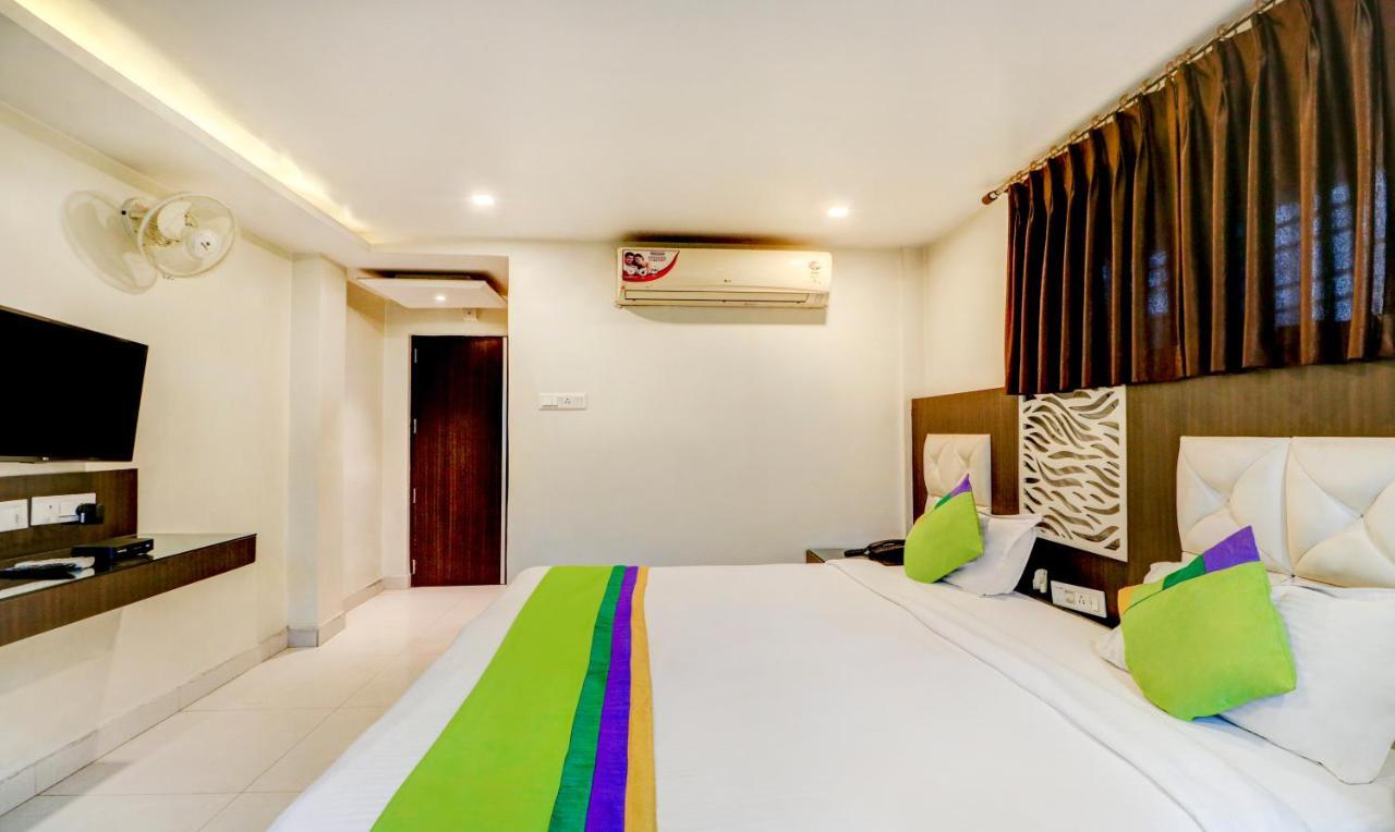 Sheldon Hotel Kolkata Exterior photo
