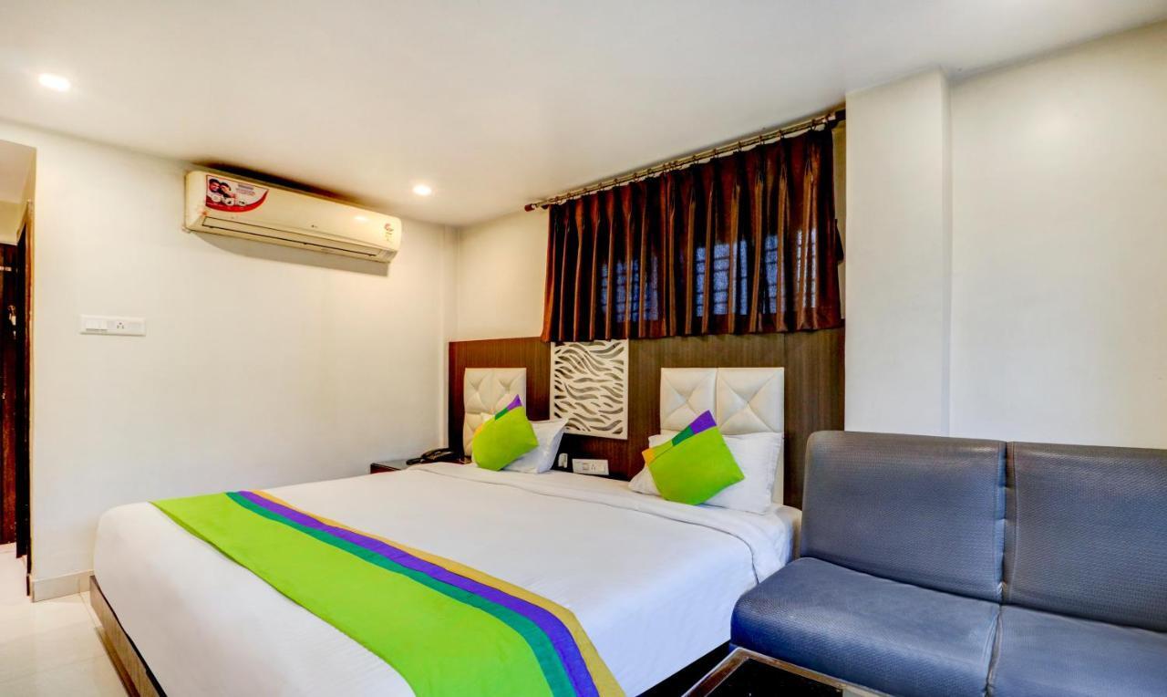 Sheldon Hotel Kolkata Exterior photo